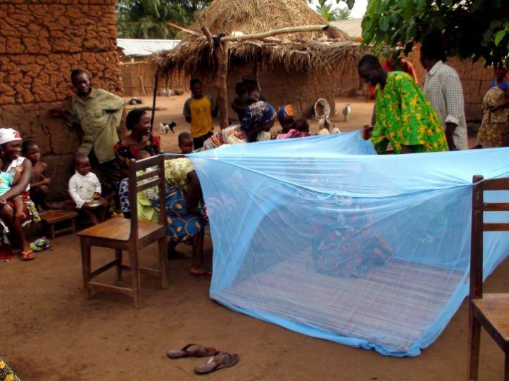 La malaria progresse en Afrique alors qu'elle récule partout dans le monde (crédit photo: Andre Roussel, USAID)