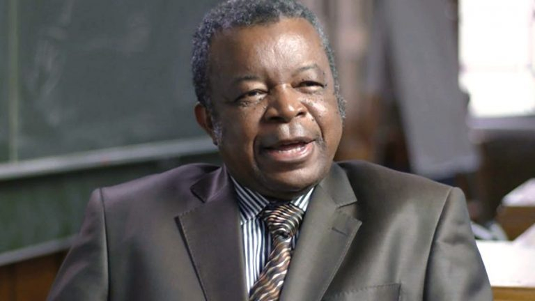 Le Pr Dr Jean-Jacques Muyembe est virologue. Il dirige actuellement l'Institut national de recherche biologique à Kinshasa