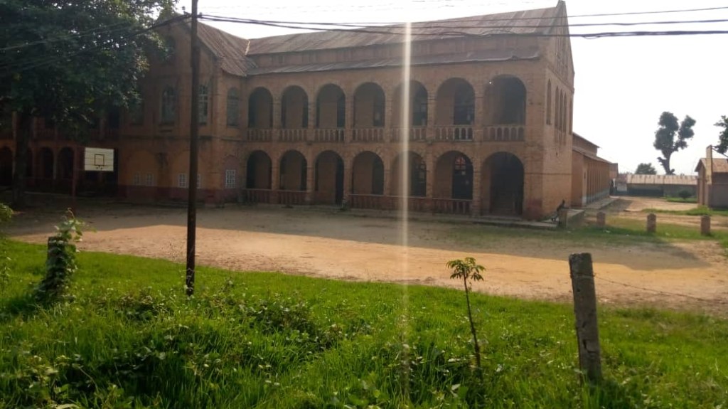 Les écoles ne sont plus fréquentées depuis plusieurs semaines